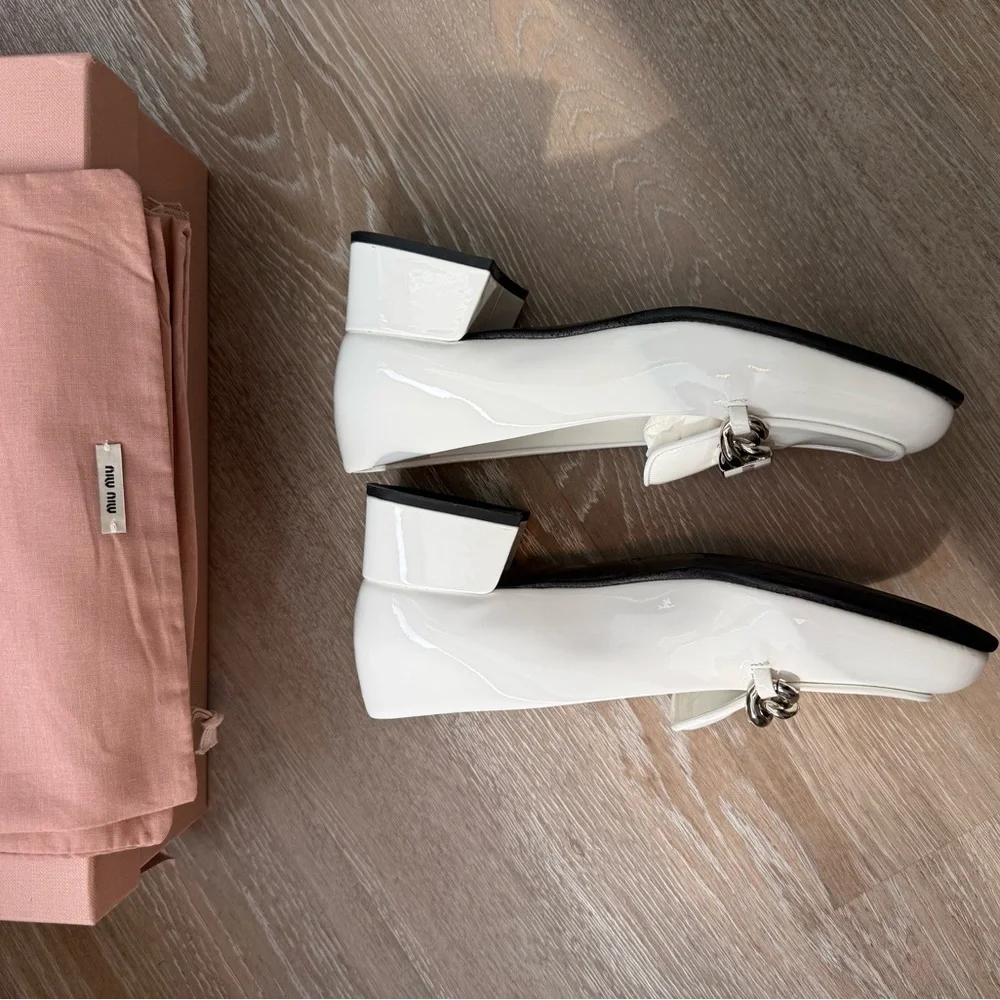 Miu Miu White Patent Leather Chain Logo Loafers Size 37 w/ Box & Dust Bag - Picture 5 of 9